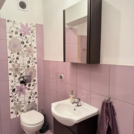 アパート In The Center Of